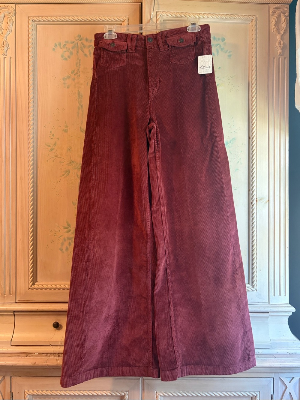 Free People High-Rise Wide Leg Corduroy Pants in Rosewood + A GIFT ๐ - Picture 3 of 7